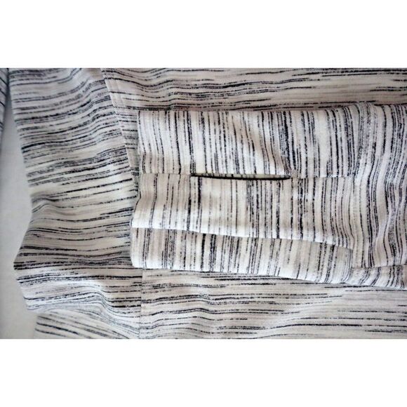 Lululemon Women's Sz 2 White/Silver Runderful Long Sleeve Running Shirt - Picture 5 of 11